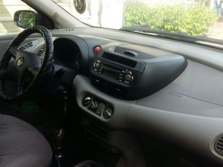 Nissan Almera Tino foto 4