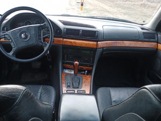 BMW 7 Series foto 5