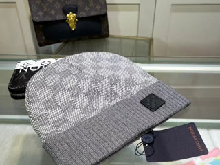 Caciula Louis Vuitton foto 4