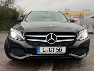 Mercedes C-Class foto 2