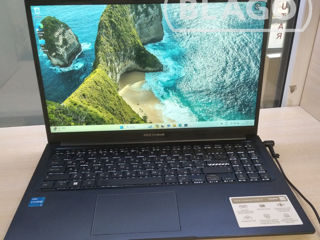 Asus VivoBook 15  -  4390 lei