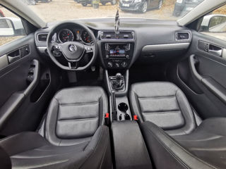 Volkswagen Jetta foto 5