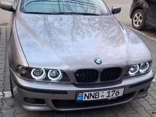 BMW 5 Series foto 3