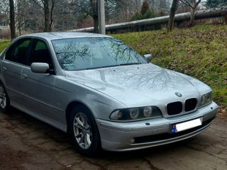 BMW 5 Series foto 3