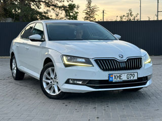 Skoda Superb foto 2