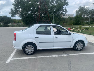 Dacia Logan foto 1