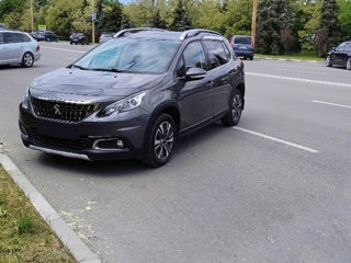 Peugeot 2008 foto 1