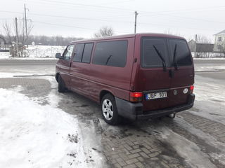 Volkswagen Caravelle foto 2