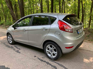 Ford Fiesta foto 5