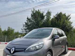 Renault Grand Scenic foto 2