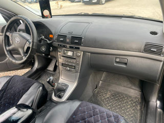 Toyota Avensis foto 7