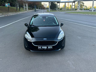 Ford Fiesta foto 2