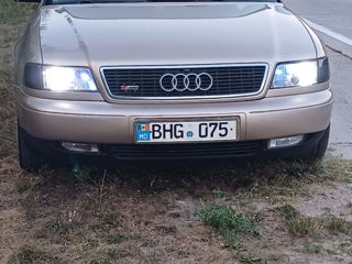 Audi A8 foto 4