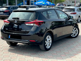 Toyota Auris фото 4