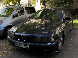 BMW 5 Series foto 2