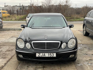 Mercedes E-Class foto 2