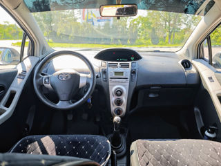 Toyota Yaris foto 6