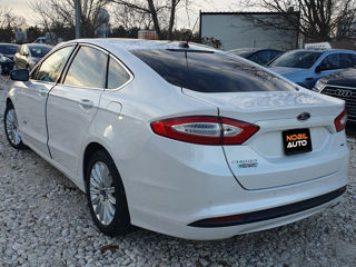 Ford Fusion foto 3