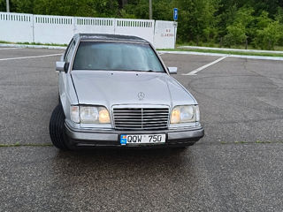 Mercedes E-Class foto 2