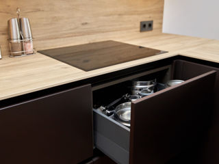 Bucatarie minimalista in forma de "U" foto 0