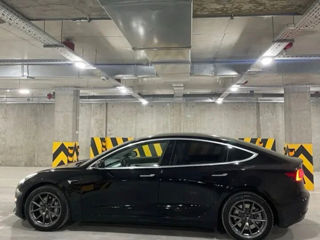 Tesla Model 3 foto 3