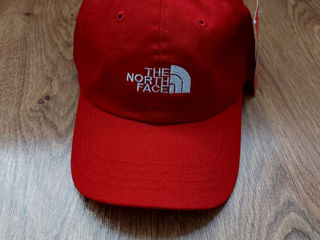 Новая бордовая кепка The North Face