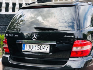 Mercedes M-Class foto 2