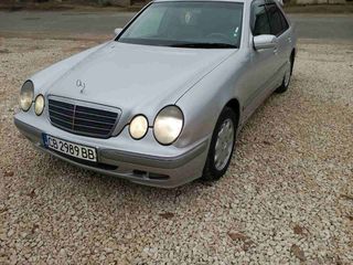 Mercedes E Class foto 1