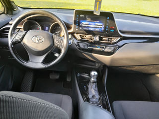 Toyota C-HR foto 2