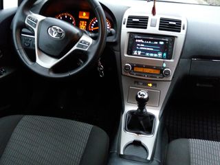 Toyota Avensis foto 3