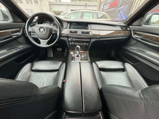 BMW 7 Series foto 11