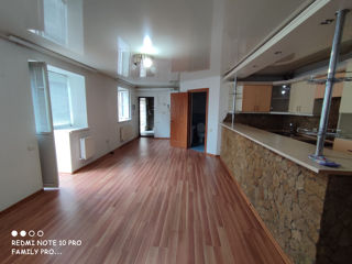 Apartament cu 2 camere, 72 m², Centru, Hîncești foto 11