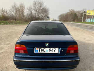 BMW 5 Series foto 3