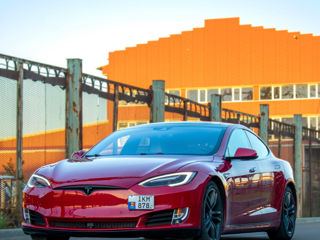 Tesla Model S foto 2