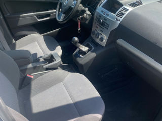 Opel Zafira фото 4