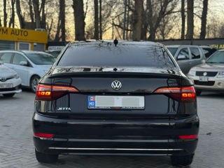 Volkswagen Jetta foto 5