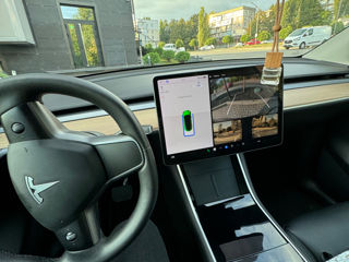 Tesla Model Y foto 10