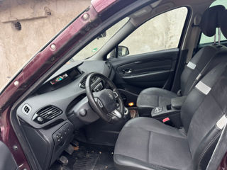 Dezmembrare Renault Scenic 3 Motor 1.2 TCE foto 4