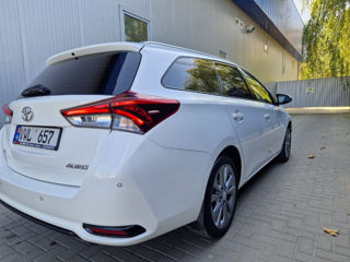 Toyota Auris foto 4