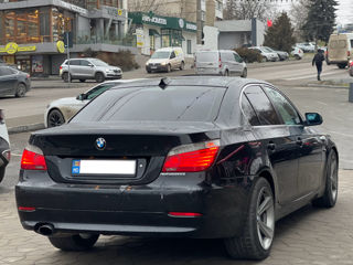 BMW 5 Series foto 4