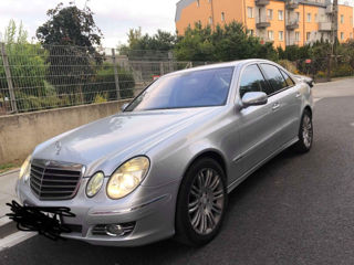 Mercedes E-Class foto 2