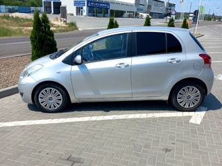 Toyota Yaris foto 2