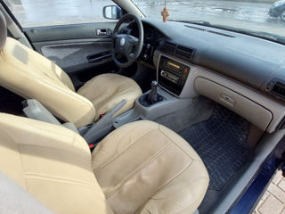 Volkswagen Passat foto 3