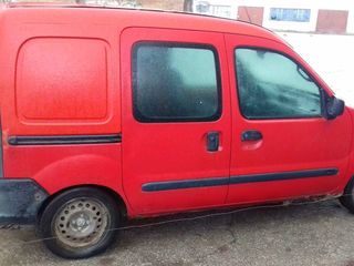 Vind piese de Renault Kangoo 1.9 diesel anul 2001.