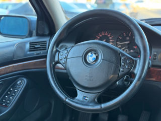 BMW 5 Series foto 10