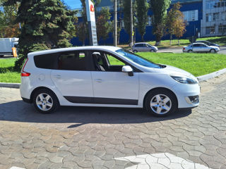 Renault Grand Scenic foto 2