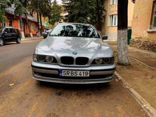 BMW 5 Series foto 3