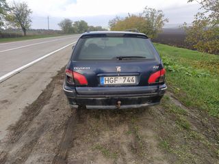 Peugeot 406 foto 3