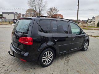 Volkswagen Touran foto 4