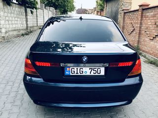 BMW 7 Series foto 2